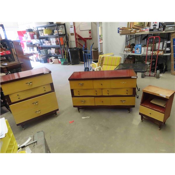 2 MCM Dressers 40'' x 32'' x 18'' & 32'' x 50'' x 18'' & Night Stand 25'' x 16'' x 10'' - Dressers