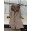 Image 1 : Ladies Coat with Fur Collar 