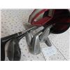 Image 1 : 7 Golf Clubs and Bag 