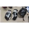 Image 5 : Hockey Equipment Complete Set - Fits Someone 5ft 8'' - 5ft 11'' and Weighs 150-170lbs 
