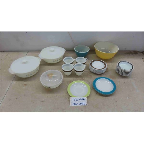 22pcs Pyrex Includes Mixing Bowls, Fruit Nappys, Coffee Cups, 5pcs Fireking 