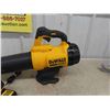 Image 2 : Dewalt 20V Blower with Battery and Charger