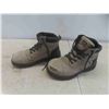 Image 8 : Mens Size 9 Winter Boots , Ladies Size 7 1/2 Steel Toed Work Boots 
