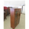 Image 2 : 2 Door Oak China Cabinet 52'' x 37'' x 14'' 