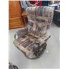 Image 2 : Gliding/Swivel Rocker with Gliding Ottoman