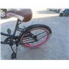 Image 8 : Columbia Sterling 24 Pedal Bike 24'' 