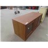 Image 2 : Big Screen Oak TV Stand/Cabinet 24'' x 52'' x 21'' 