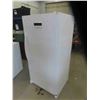 Image 2 : Frigidaire Upright Freezer 65'' x 26'' x 32''