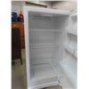 Image 5 : Frigidaire Upright Freezer 65'' x 26'' x 32''