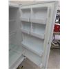 Image 6 : Frigidaire Upright Freezer 65'' x 26'' x 32''