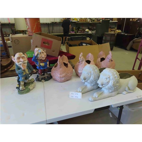 Garden Décor : 2 Gnomes 15'' Tall , Plastic Irons , Chicken Planters 