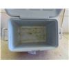 Image 2 : Rubbermaid Picnic Cooler 