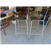 Image 2 : 4 Stacking Bar Chairs - Seat Height 29'' 