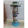 Image 3 : 2 Coleman Propane Lanterns , 1 Wood Case
