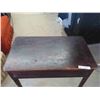 Image 2 : Vintage Smaller Writing Desk with Drawer 29'' x 29 1/2'' x 10 1/2'' 