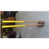 Image 3 : (2) 12lbs Sledge Hammers 