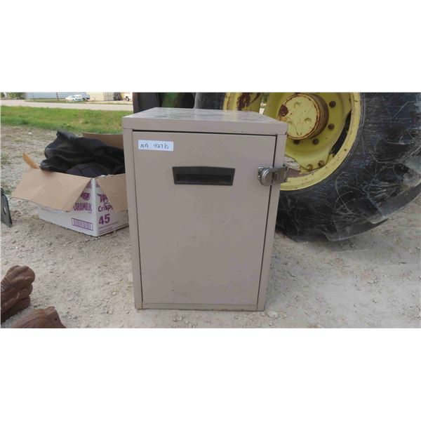Metal Cabinet 16 1/2'' x 22'' x 23 1/4'' 