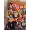 Image 4 : 26 Vintage Disney and Hanna Barbera Hand Puppets : Donald