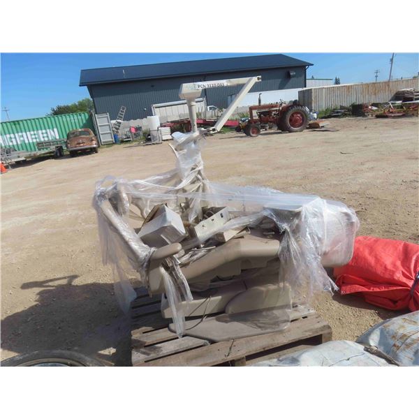 Adec Dental Chair Model REF 8000\