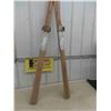 Image 2 : 2 Vintage Wood Skis 84'' L 
