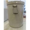 Image 2 : Medalta 15 Gallon Crock 