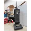 Image 1 : Hoover Upright Vacuum 