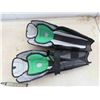Image 8 : Figure Skates Size 9 , 2 Sets of Shin Pads , Chest Protector Size