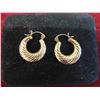 Image 2 : 10kt Gold Earrings Total Weight 1.8 Grams 