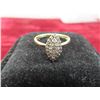 Image 3 : 10kt Gold and Diamond Ring Size 7 Total Weight 1.6 Grams 