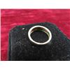 Image 2 : 10kt Gold and Diamond Ring Size 5.5 Total Weight 2 Grams 