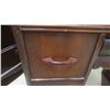 Image 8 : Vanity Dresser 29'' x 42'' x 18'' & Mirror 24'' x 36'' 
