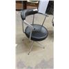 Image 2 : (4) MCM Swivel Leather/Vinyl Chairs 