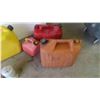 Image 2 : 5 Jerry Cans , 3 Filters 