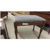 Image 2 : 2 Vanity Stools 