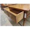 Image 8 : 2 End Tables 21'' x 26'' x 26'' 