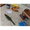Image 8 : 4 Wind Up with Boxes : Crocodile , Mouse , Fish , Row Boat 