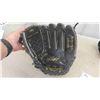 Image 2 : 2 Left Handed Ball Gloves with 2 Soft Balls 