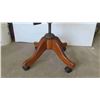 Image 2 : Vintage Oak Swivel/Adjustable Office Chair 