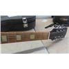 Image 8 : Hondo Electric Guitar with Hard Case 
