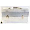 Image 1 : VINTAGE ALUMINUM LUNCH BOX XL