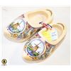 Image 1 : PAIR OF WOODEN HOLLAND SHOES