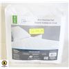 Image 1 : NEW KNIT QUEEN SIZE MATTRESS COVER
