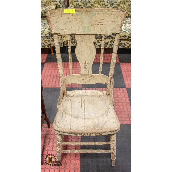 ANTIQUE CHAIR
