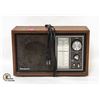 Image 1 : VINTAGE PANASONIC RADIO