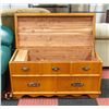 Image 1 : VINTAGE CEDAR HOPE/BLANKET CHEST- MEASURES