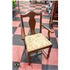 Image 2 : 1920'S OAK DINING TABLE & 6 CHAIRS W/ 2 LEAVES-
