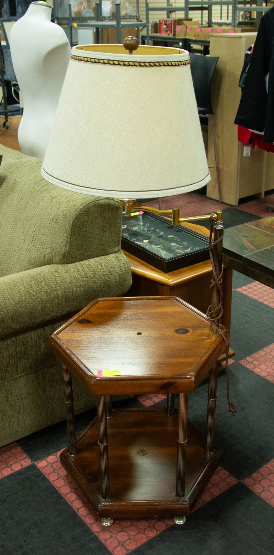 VINTAGE WOOD END TABLE WITH BUILT IN LAMP