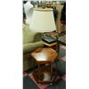 Image 1 : VINTAGE WOOD END TABLE WITH BUILT IN LAMP