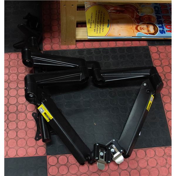 TRIPLE MONITOR STAND