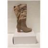 Image 1 : 8W WOMENS BEIGE HIGH HEEL BOOTS